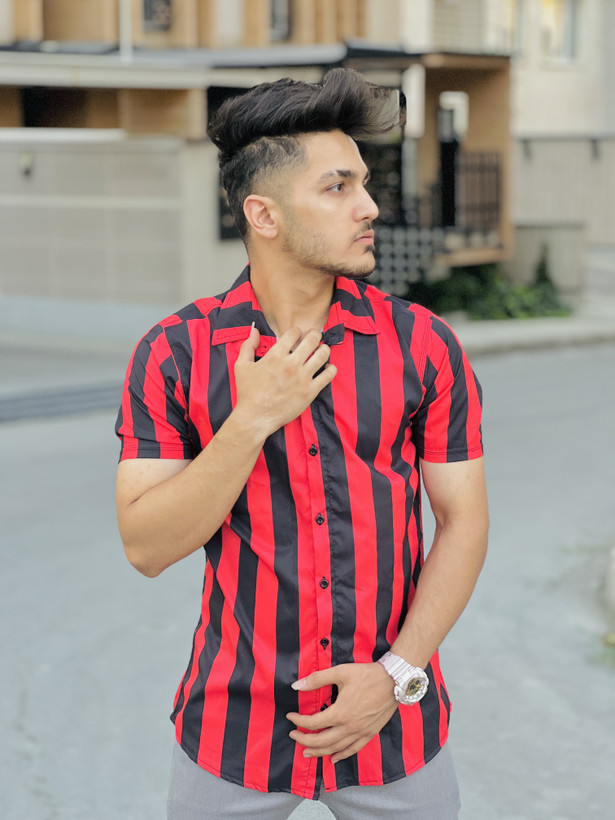 پیراهن راه راه قرمز