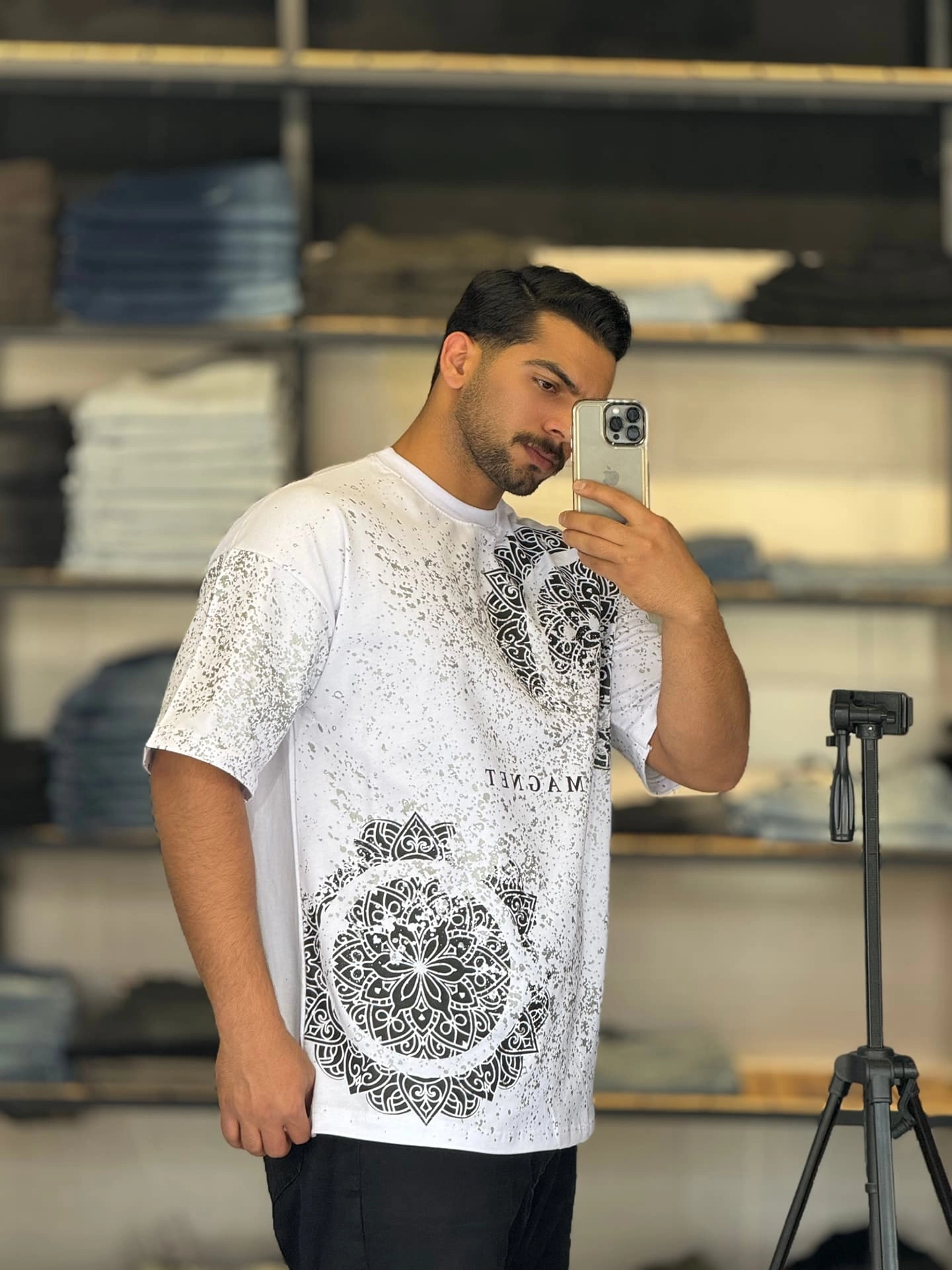 تیشرت لش طرح گل سفید
