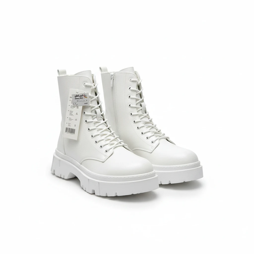 بوت مردانه برشکا سفید