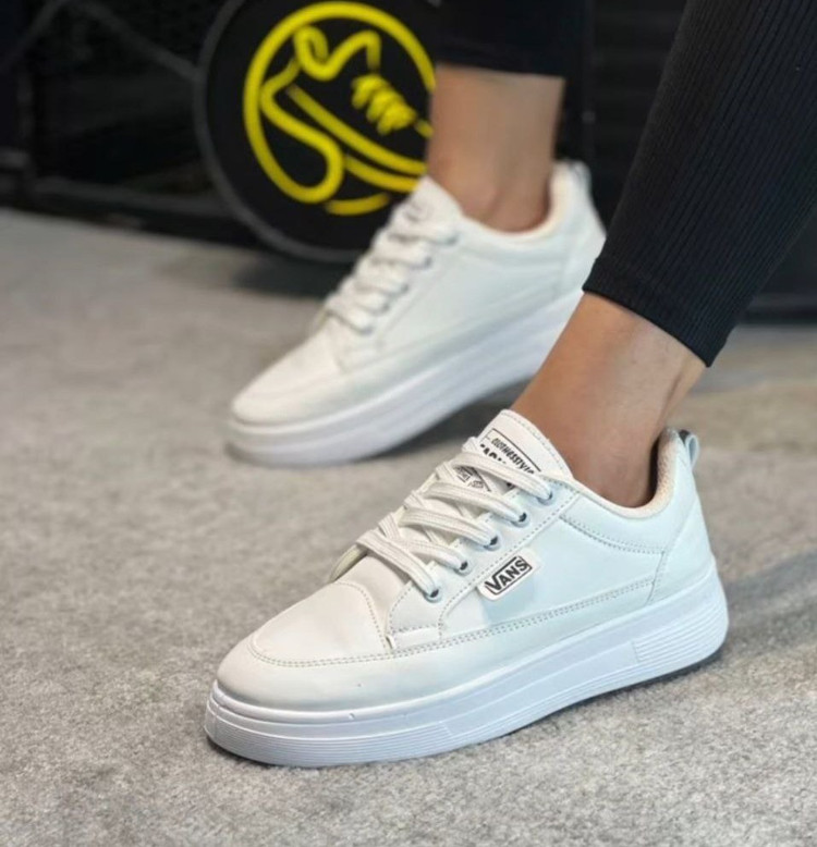 ونس فشیون زنانه سفید